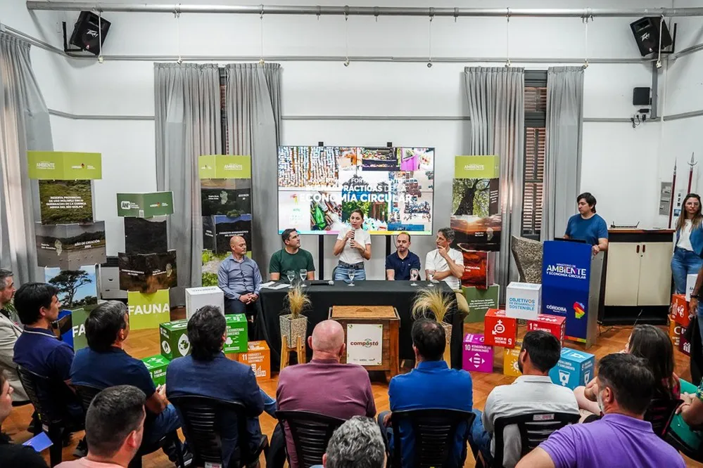 ECOOBJETIVO FOTO AMBIENTE ENTE METROPOLITANO entrega-de-equipamiento-ente-metropolitano